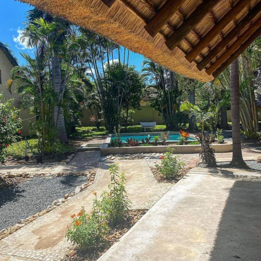 La Lechere Guest House بهالابوروا المظهر الخارجي الصورة